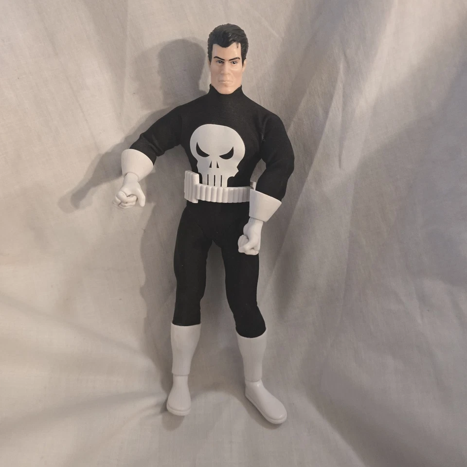 Hasbro 2006 The Punisher Frank Castle  9" Loose Marvel Comics Toybiz Great  - Image 2 of 4