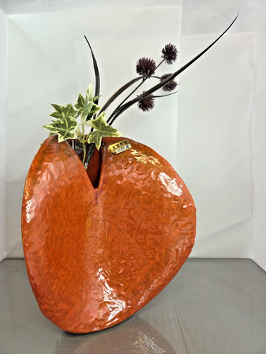 Ancien vase Ikebana sculptural