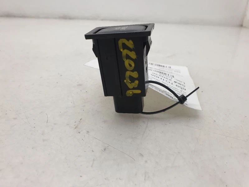 2005 丰田 CAMRY XLE 跟踪控制开关 — 第 4/4 张图片