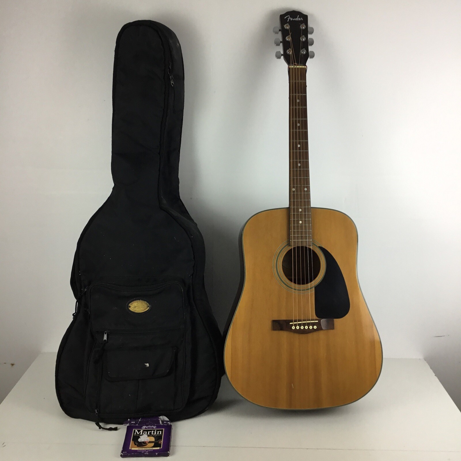 Fender DG3 Acoustic Guitar + Superior Padded Gig Bag Right Handed