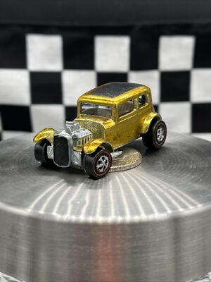1969 Hot Wheels Redline CLASSIC '32 FORD VICKY Gold White Interior NM