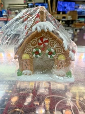 PARTYLITE "GINGERBREAD TEALIGHT HOUSE" COLLECTION, HAND-PAINTED #P7304 (E3)