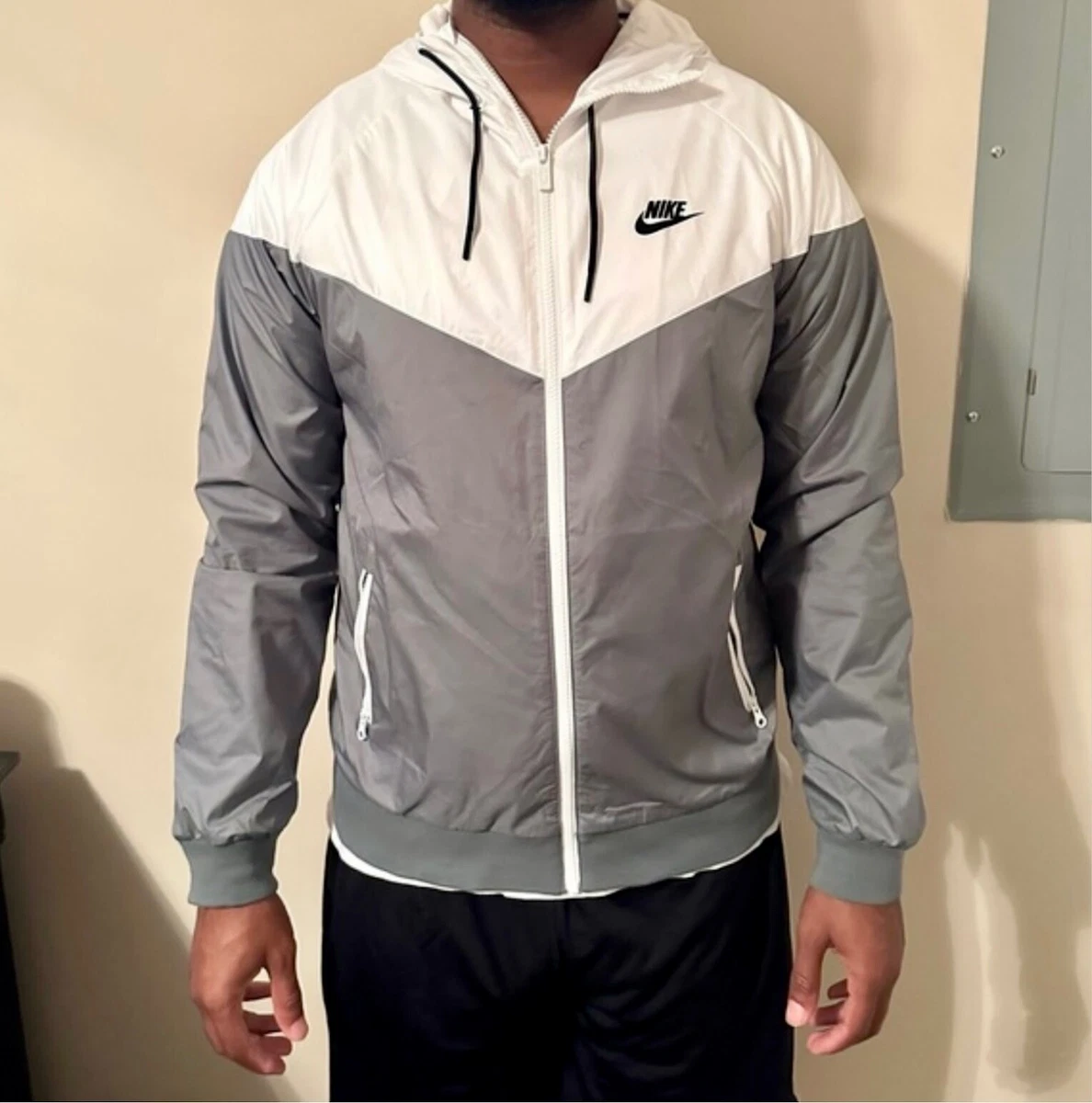 Nike windbreaker cheap medium
