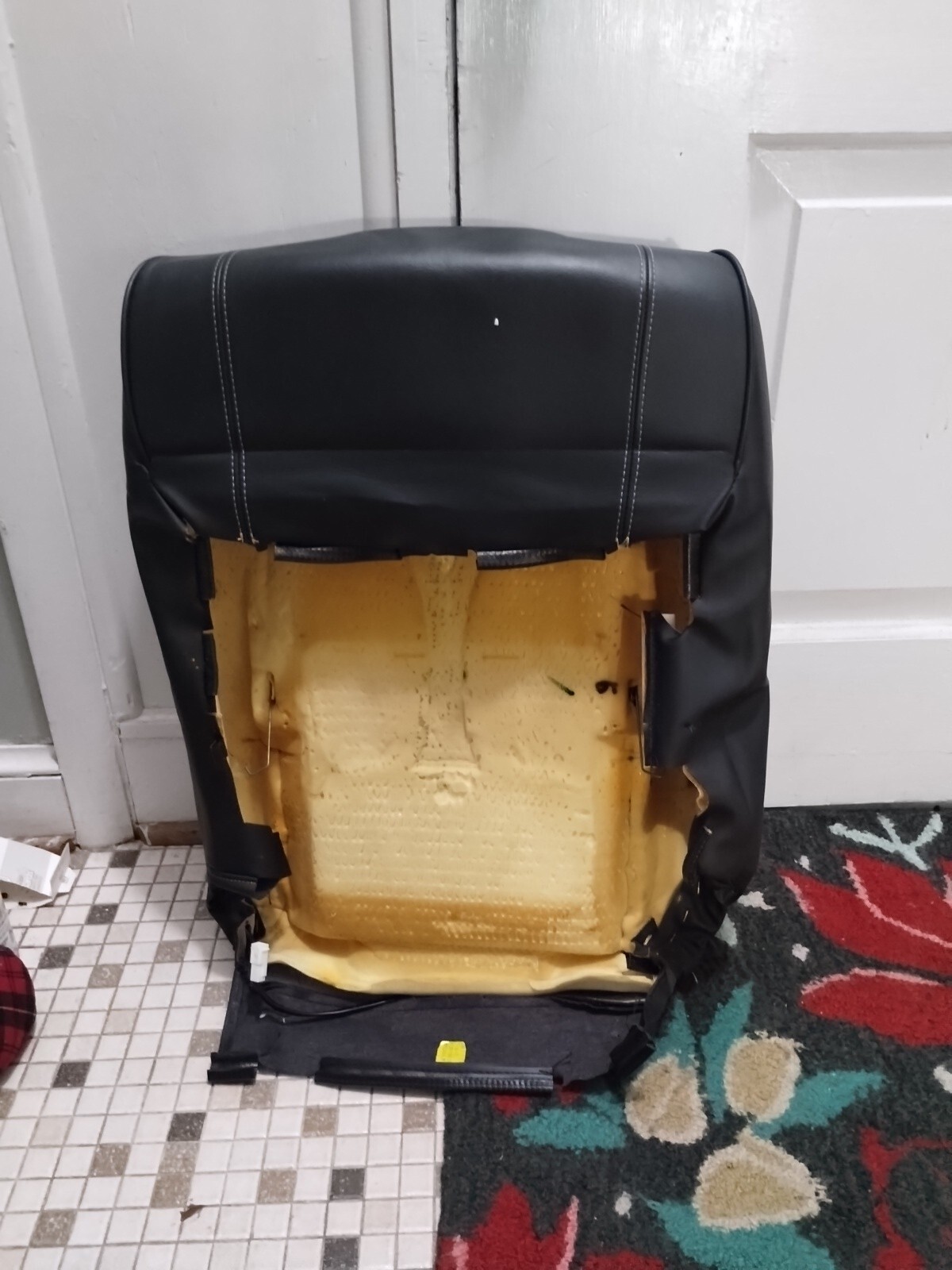 👍2003 - 2008 M139 MASERATI  QUATTROPORTE FRONT RIGHT SEAT UPPER CUSHION OEM💯
