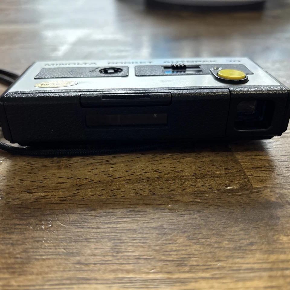 Minolta Pocket Autopak 70 Film Camera Bulbs 110 Cartridge Vintage EUC - Image 4 of 4