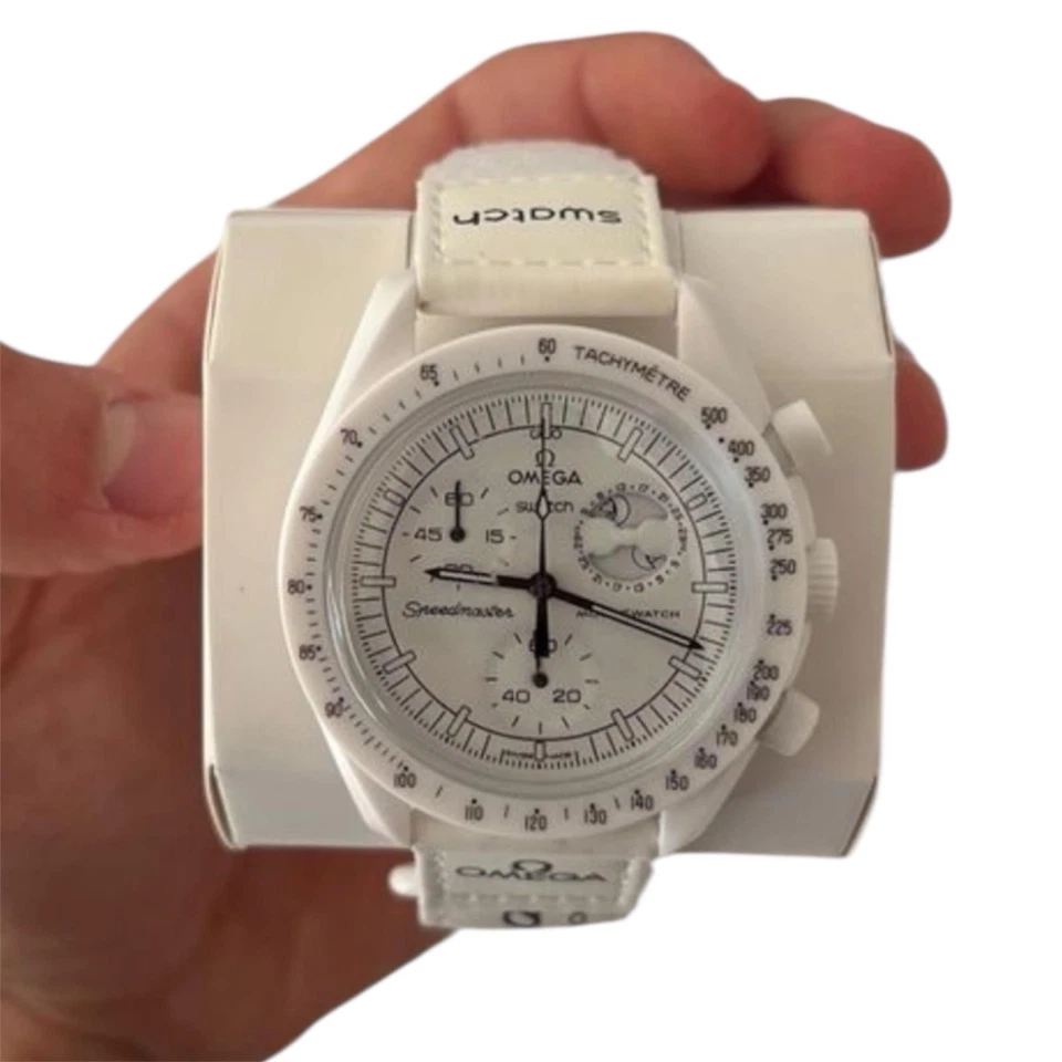 Swatch Bioceramic MoonSwatch Mission to the Moonphase Bianco – Nuovo - Image 2 of 4