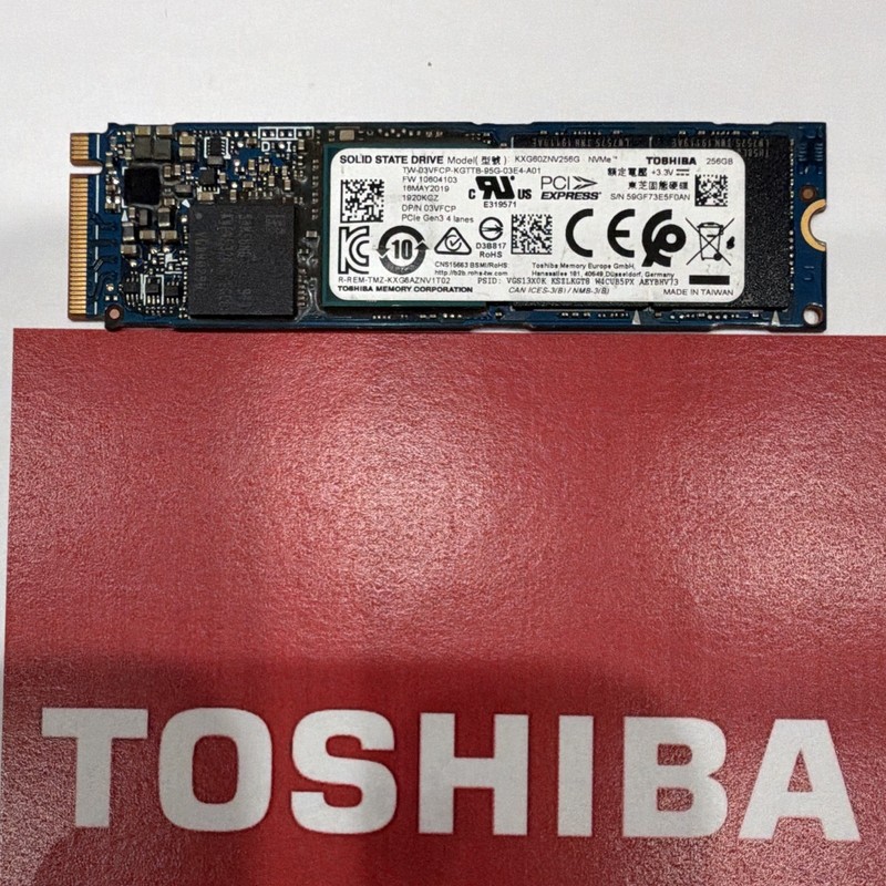 Toshiba KXG60ZNV256G 256GB M.2 2280 NVMe PCIe Gen3 x4 SSD Blue