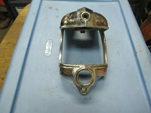 Cadillac V16 1938 carcasa de luz trasera Foto 2 de 4