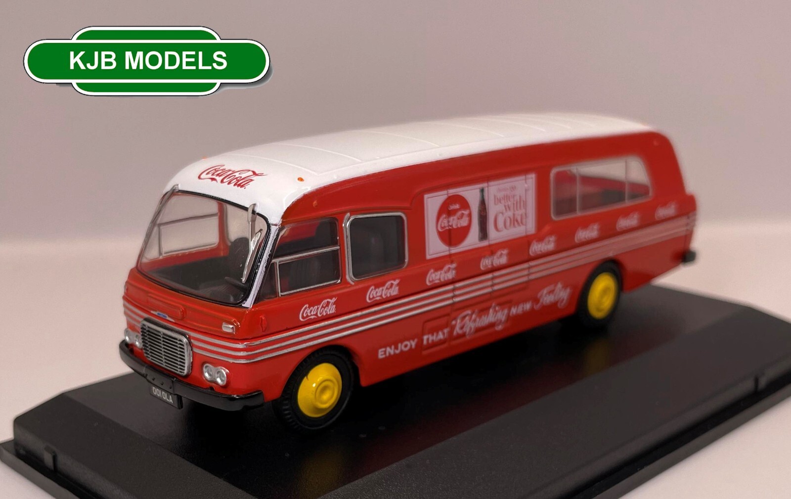 BNIB OO GAUGE OXFORD 1:76 76BMC005CC BMC Mobile Unit Coca Cola