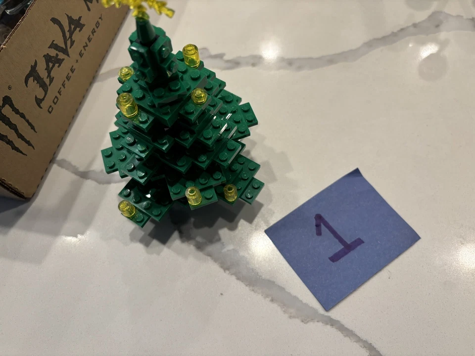 LEGO Winter Village Toy Shop 10199 Near Complete #1 - Image 4 of 4