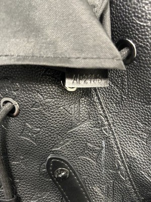 Louis Vuitton Black Monogram Men's Backpack Drawstring Snap Adjustable Strap