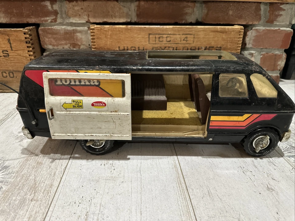 Vintage 1970's Mighty Tonka Custom Van 19'' LONG Junk Yard Sliding door WORKS! - Image 2 of 4