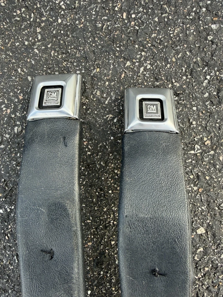 82 94 CHEVY S10 BLAZER GMC JIMMY EXT. CAB  SEAT BELT LATCHES DRIVER PASSENGER  - Image 4 of 4
