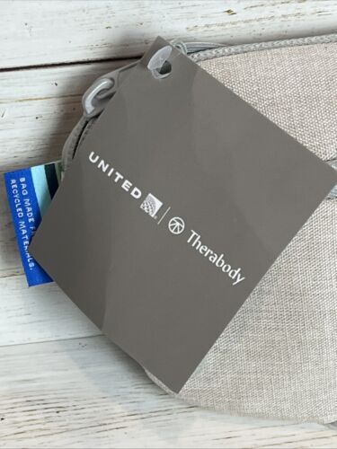 NEW Therabody Cross Body Bag UNITED AIRLINES Business Class Polaris Amenity Kit - Picture 3 of 6