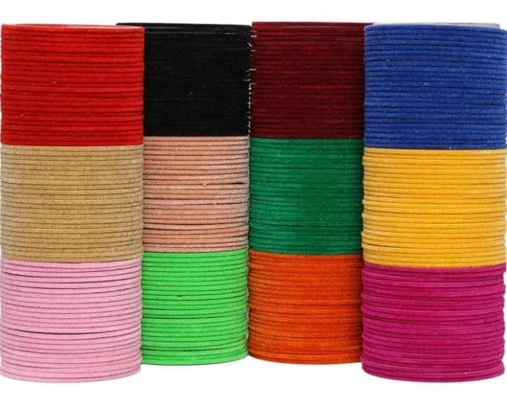 Venta al por mayor Caja de brazaletes de metal de terciopelo, juego de 144 brazaletes en buena calidad Foto 2 de 4