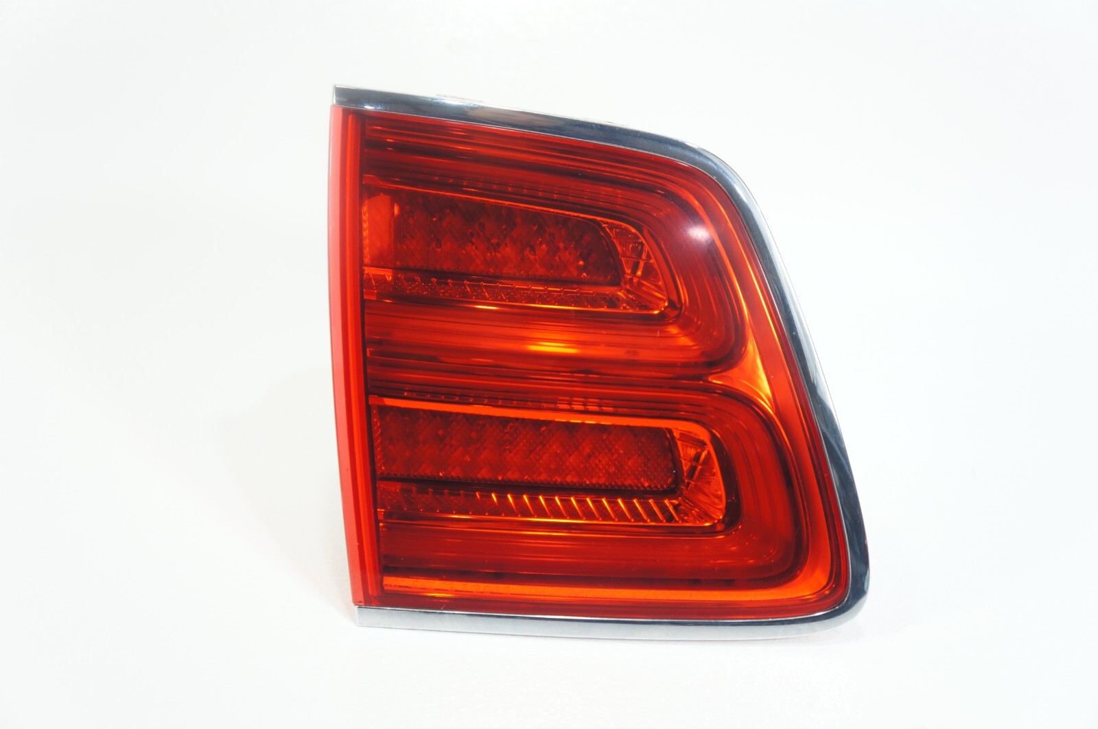 2017-2020 BENTLEY BENTAYGA rear left driver side tail light lamp INNER TRUNK