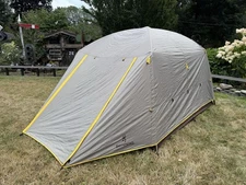 Browning Glacier Tent 8’x9’ 4 Person W/2 Vestibules Straight Side Walls Full Fly
