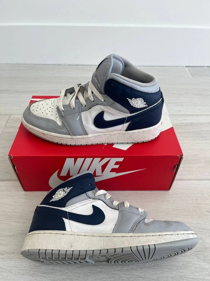 Nike Air Jordan 1 Mid White Wolf Grey Navy Size 5.5Y 5.5Y ≈ US 6.5 Men / 7 Women - Image 2 of 4