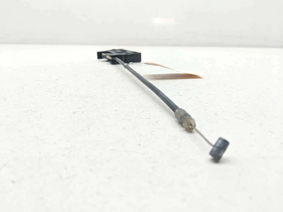 Pestillo de asiento BMW G310 R 18 con cable Foto 4 de 4