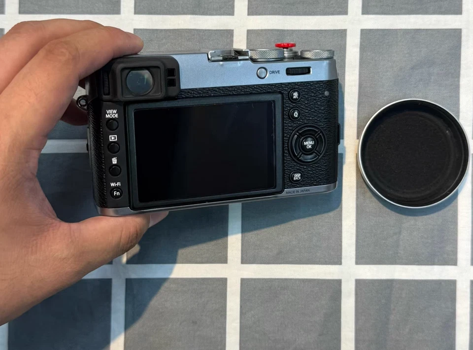 Fujifilm X100T 16.3MP Compact Digital Camera Silver FX-X100T - Image 3 of 4