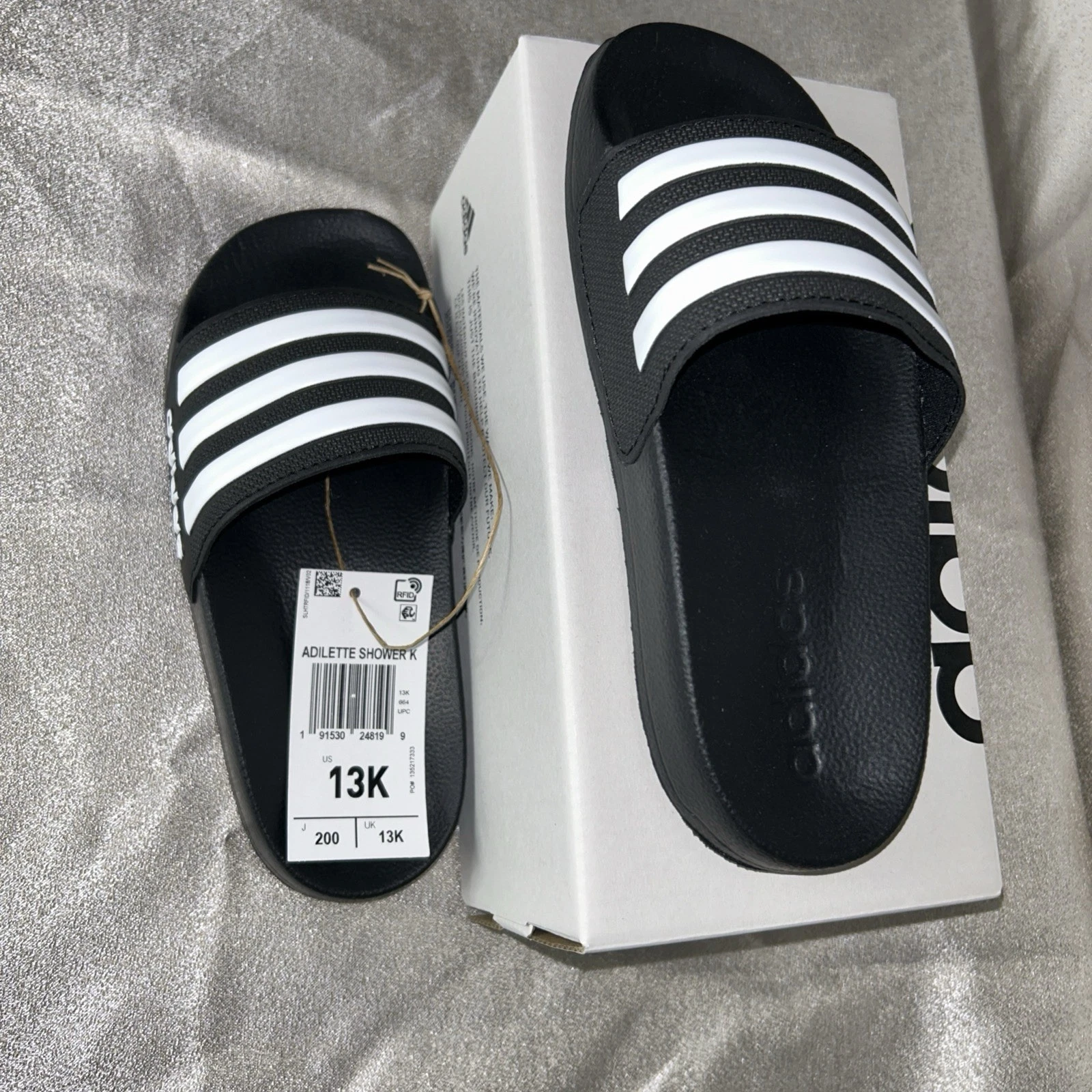 Scarpe Adidas Adilette Shower PS slip on da ragazzo taglia 13 colore: Core nero nuvola