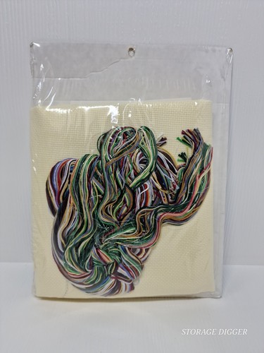 VTG Candamar Santa Tree Skirt/Tabletopper "Spirit of Christmas" Cross Stitch Kit - Picture 2 of 7