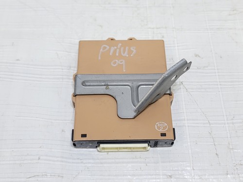 2006-2009 Toyota Prius Multiplex Network Gateway Module OEM 89111-47050 - Picture 6 of 7