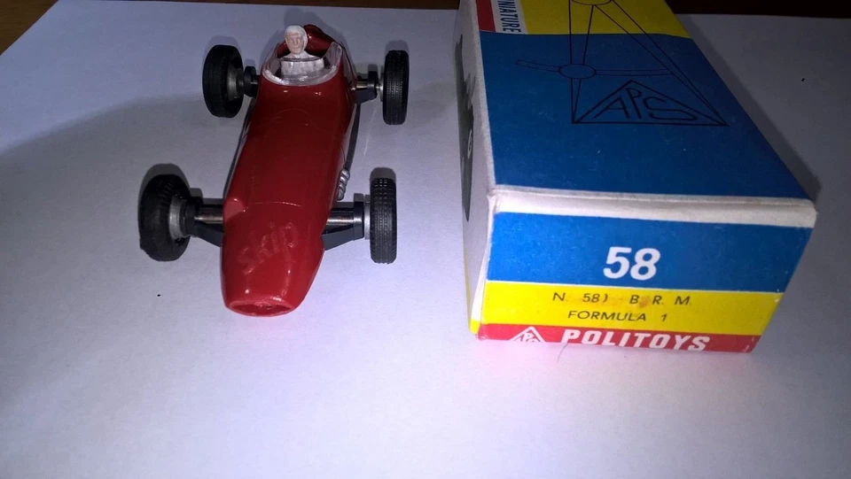 POLITOYS N.58 B.R.M. F1 1/41 in plastica "SKIP" Col.Rosso con scat. originale. - Immagine 3 di 4