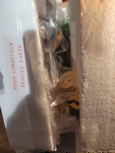 Neu Extreme Beauty Hallmark PEANUTS Peanuts Charlie Lucy Figur  - Bild 6 von 6