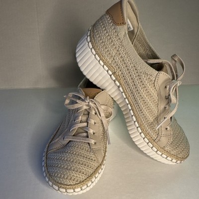 Skechers Stretch Fit Air Cooled Memory Foam Beige Knit Lace Up Sneakers