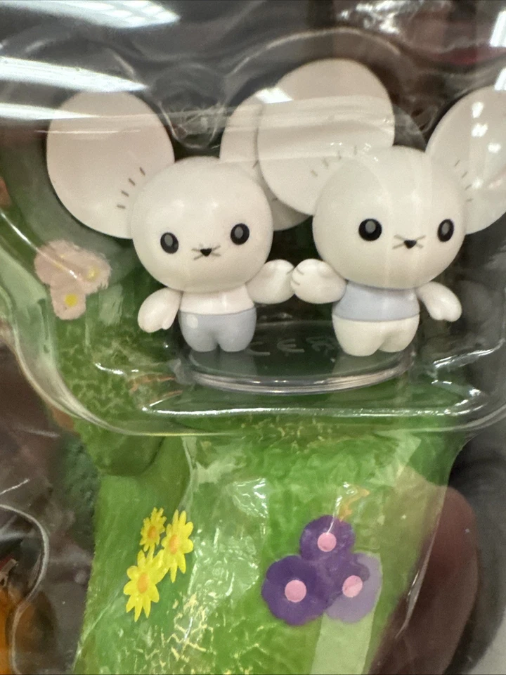 Pokemon Select Series 7 - Environment Pack Flowery Farmland - Tepig & Tandemaus - Image 2 of 4