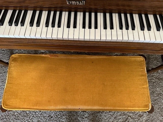 Consola Kimball piano vertical y banco Foto 2 de 4