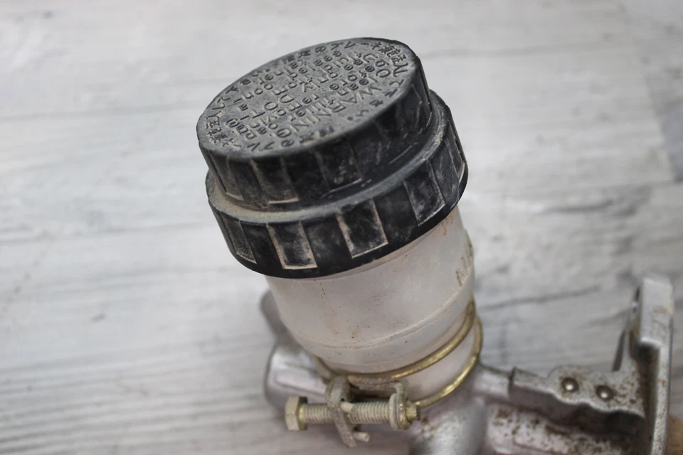 Conjunto de cilindro maestro de pedal de freno Kawasaki Mule 600 Kaf400b 2006 Foto 4 de 4