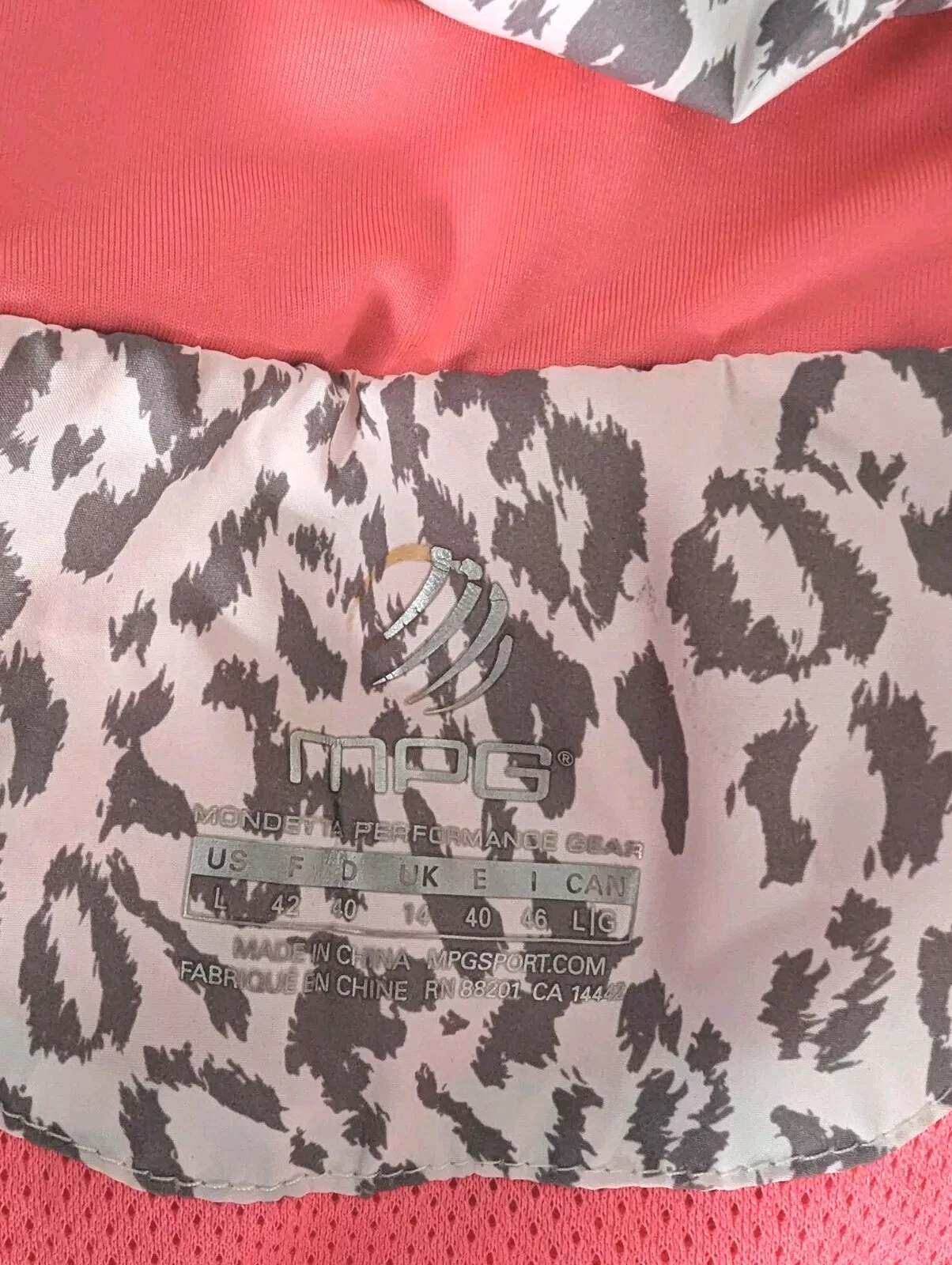 mpg animal print active wear zip windbreaker thumb holes jacket