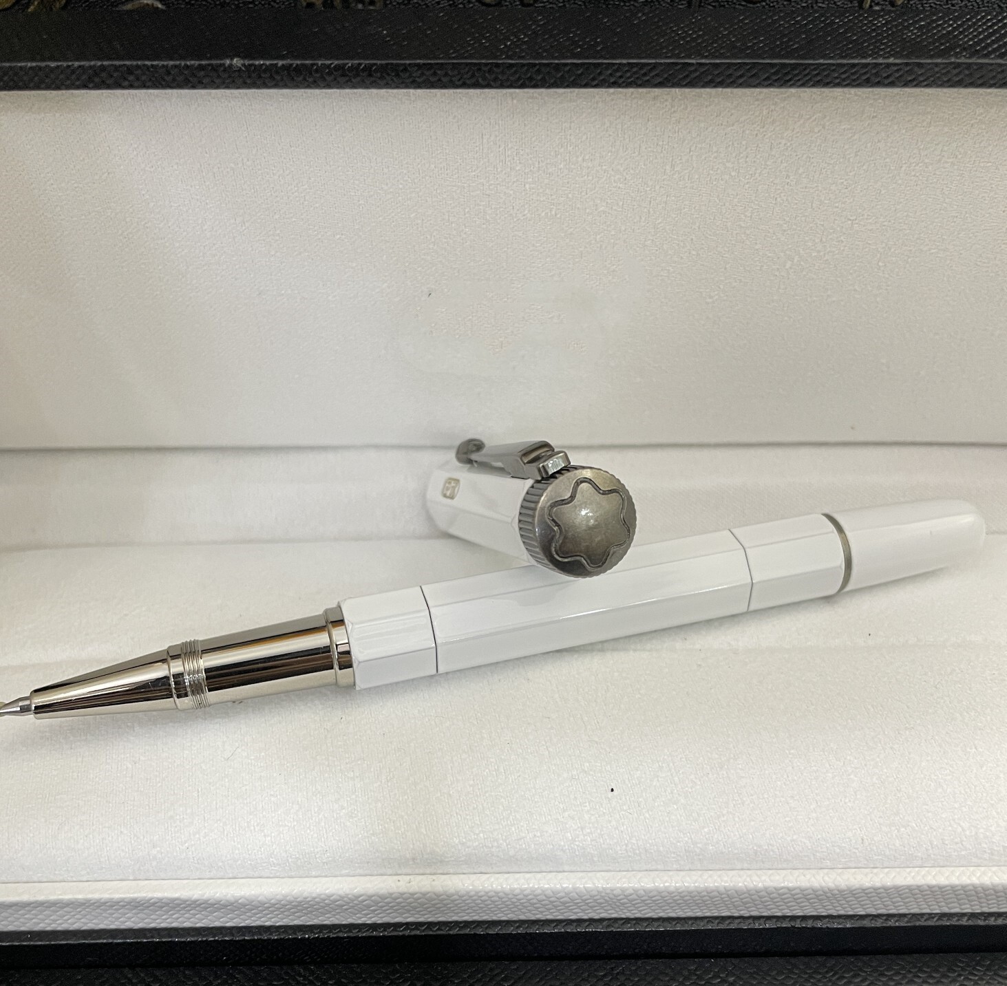 Deluxe Inherit Series White-Silver Color 0.7mm Rollerball Pen No Box