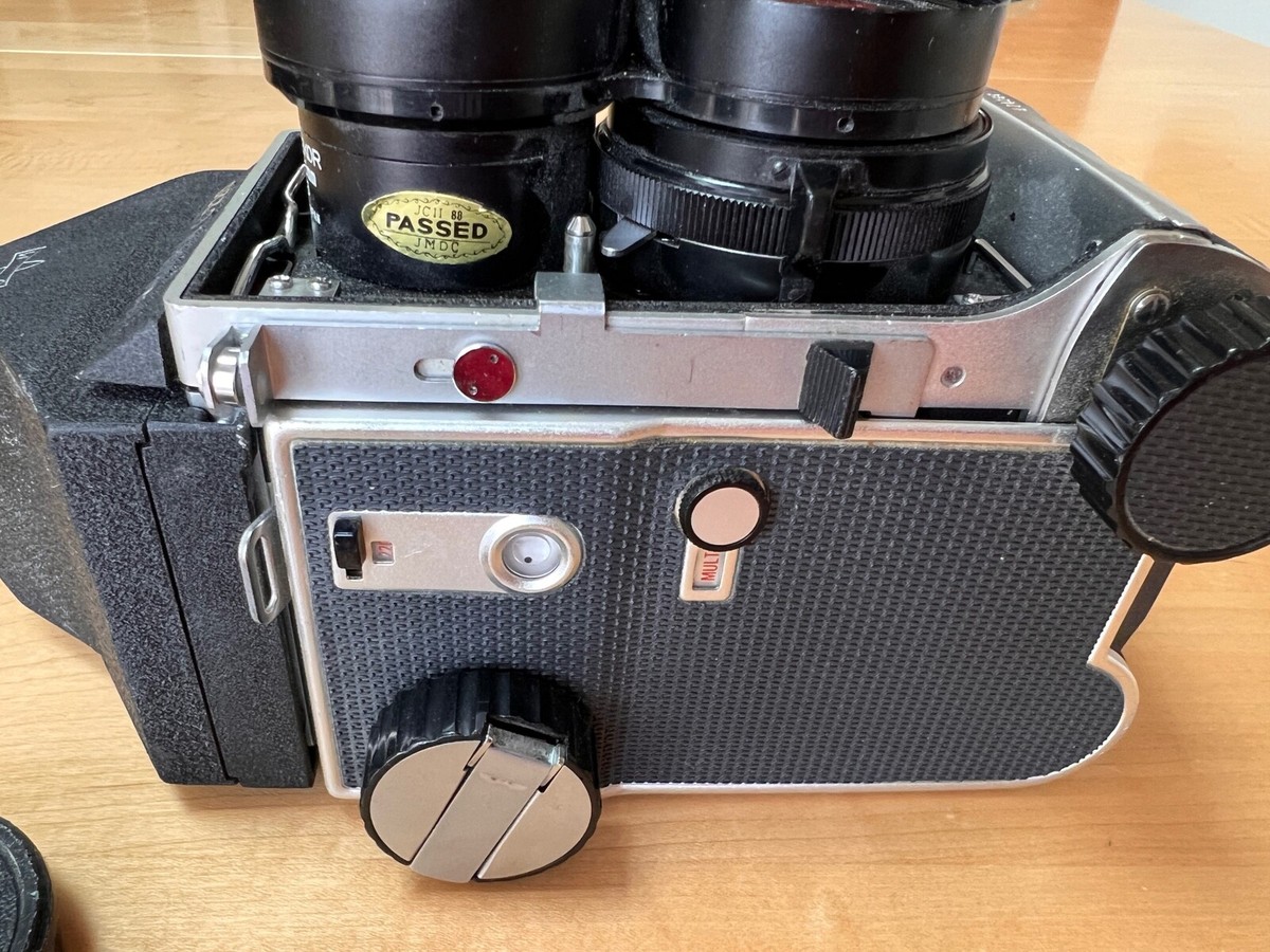 Mamiya C220 Professional Camera / Sekor 65mm f3.5 Lens Blue