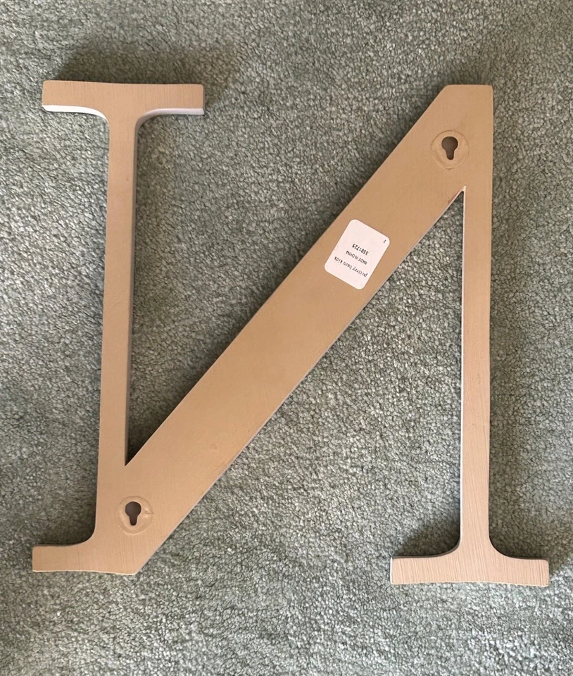 Colgante Pottery Barn letra mayúscula inicial "N" blanco roto Foto 2 de 2