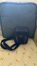 Case Logic Camera Case Small Black Zip Up Belt Loop, Soft, Pockets. Black
