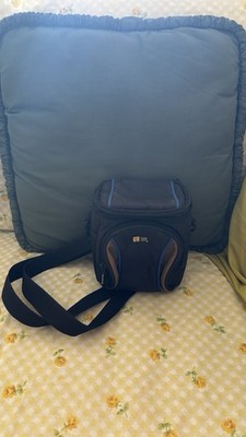 Case Logic Camera Case Small Black  Zip Up Belt Loop, Soft, Pockets.  Black