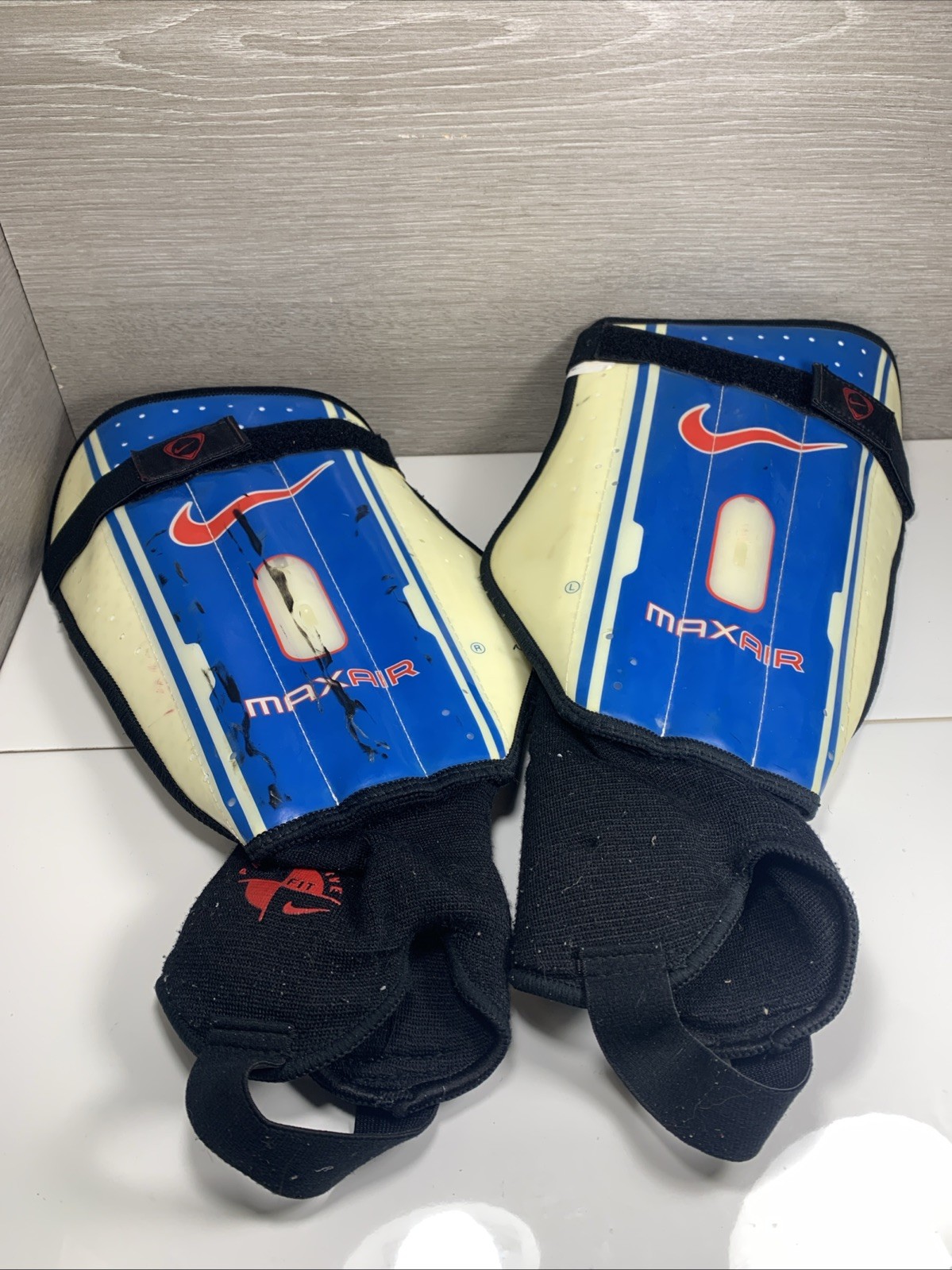 Vintage Nike Max-Air Soccer Shin Guards Large Protective Fit