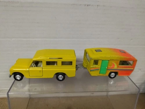 LAND ROVER 109 YELLOW + CARAVAN apx 1:64 LOOK 165 VINTAGE NO BOX