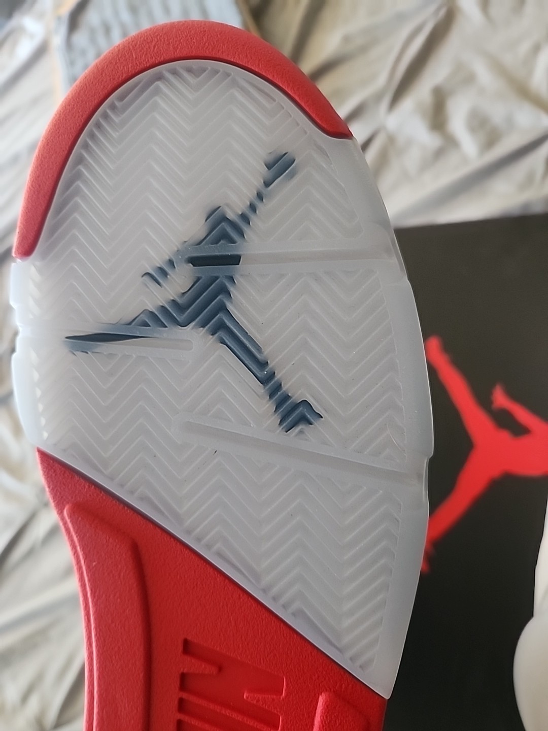 Nike Air Jordan 5 Retro Fire Red 2025 HQ7978-101 Men’s Shoes NEW IN HAND thumbnail 4