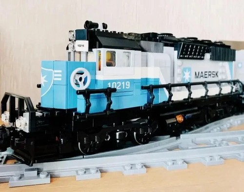 Maersk Steam Train Building Blocks Compatible With 10219 Bricks Toys 1234Pcs - Picture 5 of 13