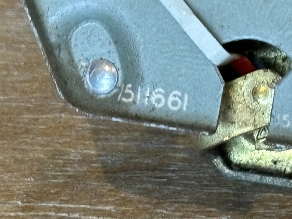 Nuevo de Lote Antiguo 1946-1947 Pontiac Streamliner Torpedo Medidor de Temperatura del Agua 1511661 GM Foto 2 de 4