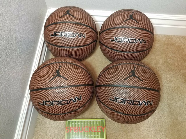 74.9cm OFFICIAL SIZE OUTDOOR BASKETBALL 