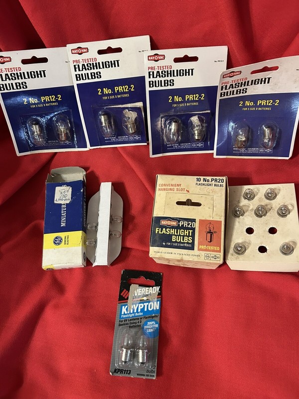 Mixed Lot of 21 Vintage RAY-O-VAC Flashlight Bulbs PR12 PR30 KPR113