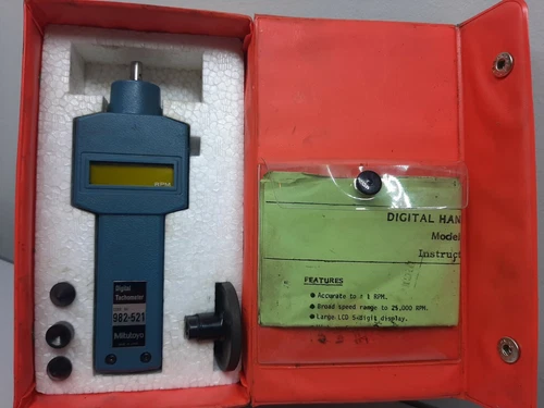 Mitutoyo Digital Tachometer 982-521 with 4 attachments, Manual & Case Japan Made