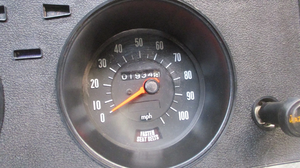 INTERRUPTOR DE VELOCÍMETRO MEDIDOR DE CLUSTER TOYOTA COROLLA 1970-1974 - Imagem 2 de 4