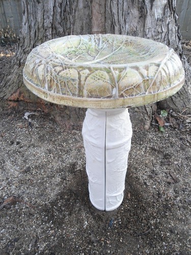 1/2 Pedestal Plastic Mold Birdbath Sundial Stand Mould 19"H x 5"W x 2.75" - Picture 7 of 9