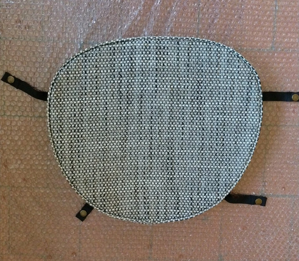 BRAND NEW WITHOUT TAGS ERCOL SEAT PADS, QUAKER WINDSOR & GOLDSMITH CHAIRS. - Image 4 of 4